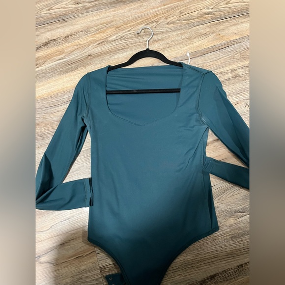 Abercrombie u0026 Fitch | Tops | Af Longsleeve Doublelayered Seamless Fabric  Sweetheart Bodysuit | Poshmark